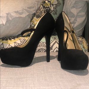 black platform heels